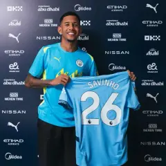Savinio z numerem 26 na koszulce, nowy nabytek Manchesteru City. Zapowiedź ekscytujących manchester city transfery.