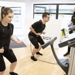 Trening EMS: Czy 20 minut wystarczy na efekty? Przewodnik.