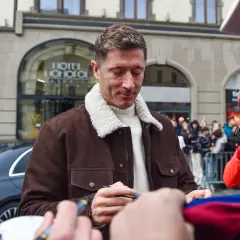 Robert Lewandowski: 38 mln $ rocznie! Jak zarabia poza boiskiem?