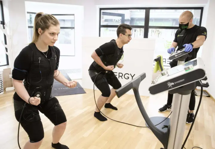Trening EMS: Czy 20 minut wystarczy na efekty? Przewodnik.