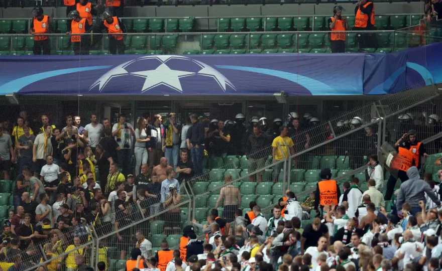 Agresja stadionowa - Jak walczyć z chuligaństwem na meczach?