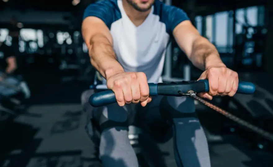 Trening anaerobowy: Co to? Zyskaj siłę i spalaj tłuszcz efektywnie!