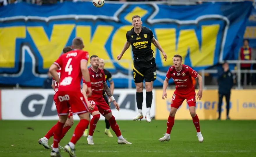 Ekstraklasa: Kto spadnie w 2026? Bruk-Bet, Arka, Widzew w ogniu!