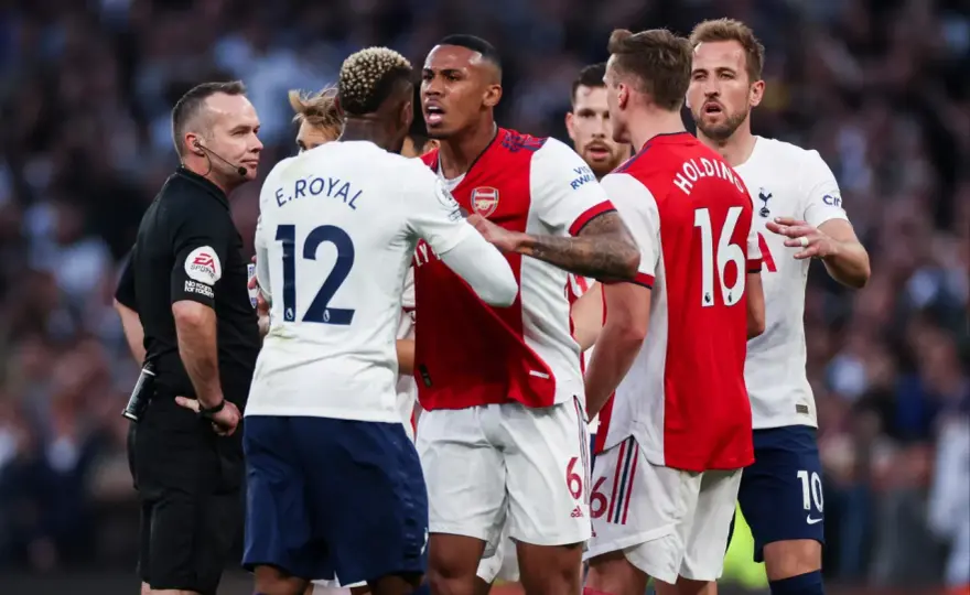 Derby co to - Czym są i czym różnią się od piłkarskiego klasyka?