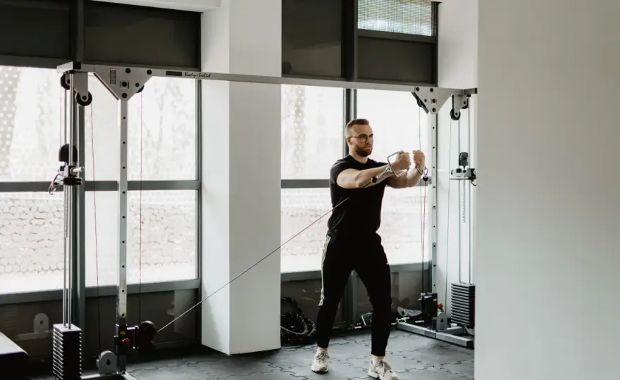 Trening obwodowy: Co to? Szybka forma na kondycję i sylwetkę!