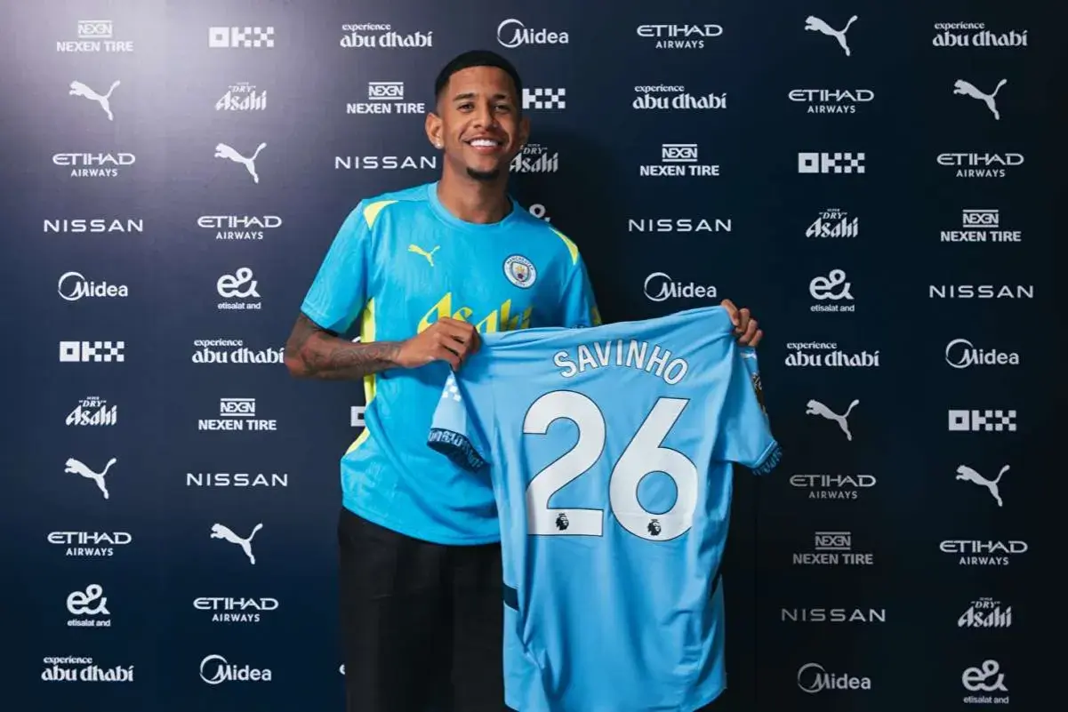 Savinio z numerem 26 na koszulce, nowy nabytek Manchesteru City. Zapowiedź ekscytujących manchester city transfery.