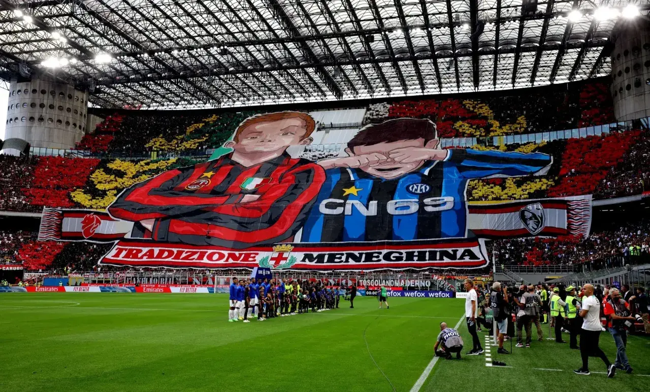 Wielka oprawa kibiców na San Siro, przedstawiająca dwóch chłopców w barwach klubów piłkarskich z Mediolanu.