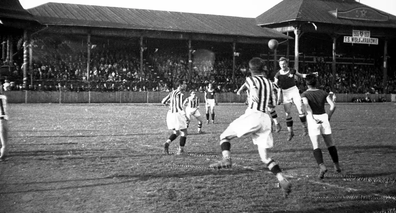 Ekstraklasa format rozgrywek historia porównanie