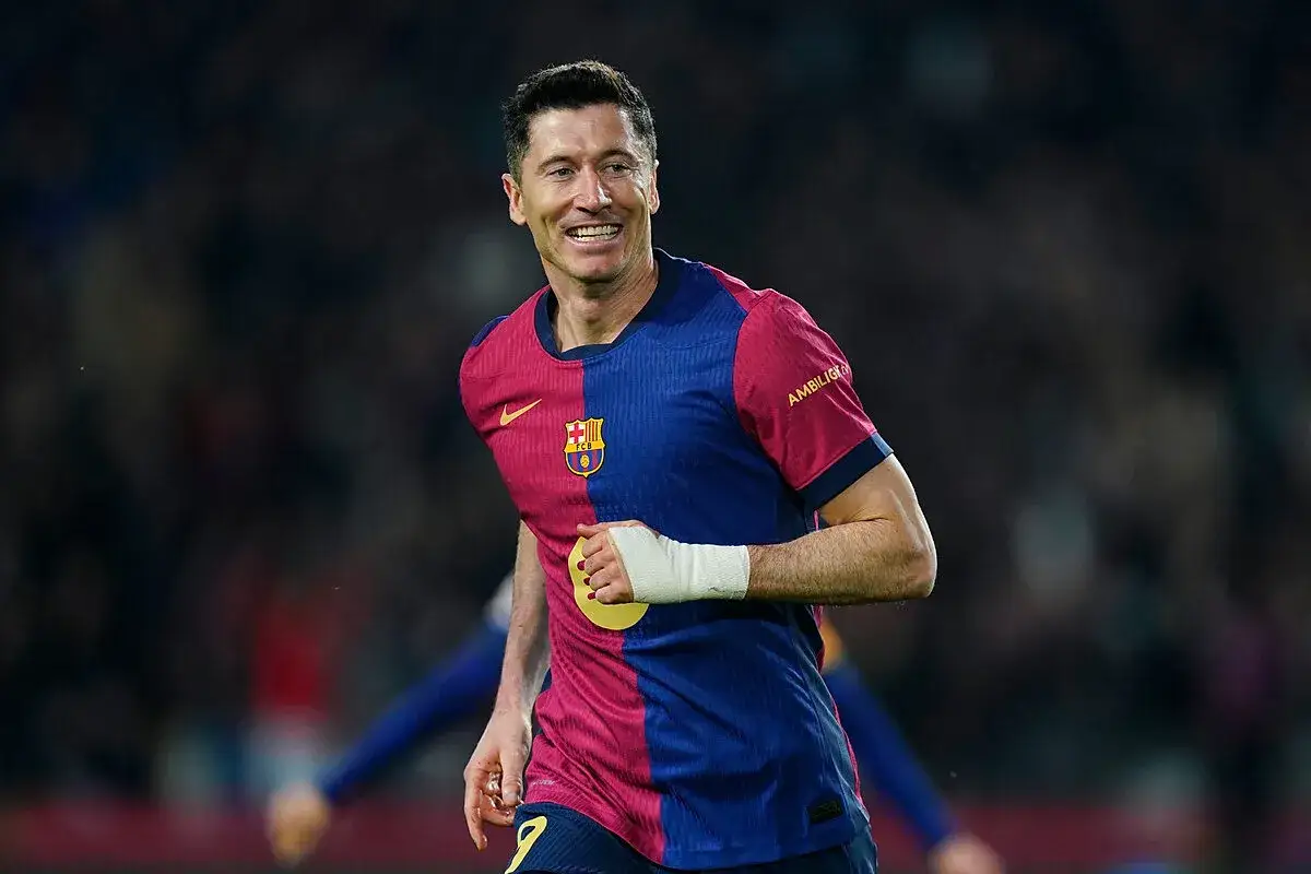 Robert Lewandowski, jeden z czołowych zawodników La Liga, w barwach FC Barcelony.